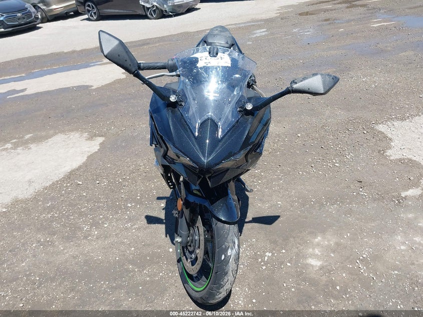2024 Kawasaki Ninja VIN ML5EXGG13RDA29259 IAAI salvage auction — LEFT & RIGHT, Salvage Title, sold $1,600 on 2026-09-15 (photo 5)