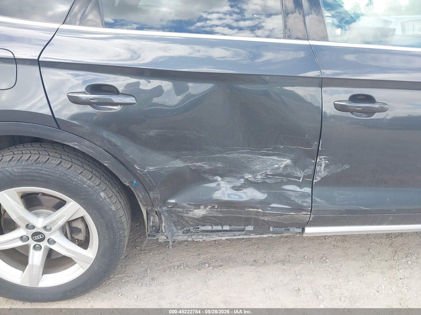 2021 Audi Q5 VIN WA1AAAFY5M2113046 IAAI salvage auction — RIGHT SIDE, Salvage Title, sold $12,100 on 2026-07-09 (photo 6)