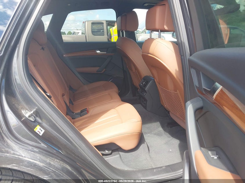 2021 Audi Q5 VIN WA1AAAFY5M2113046 IAAI salvage auction — RIGHT SIDE, Salvage Title, sold $12,100 on 2026-07-09 (photo 8)