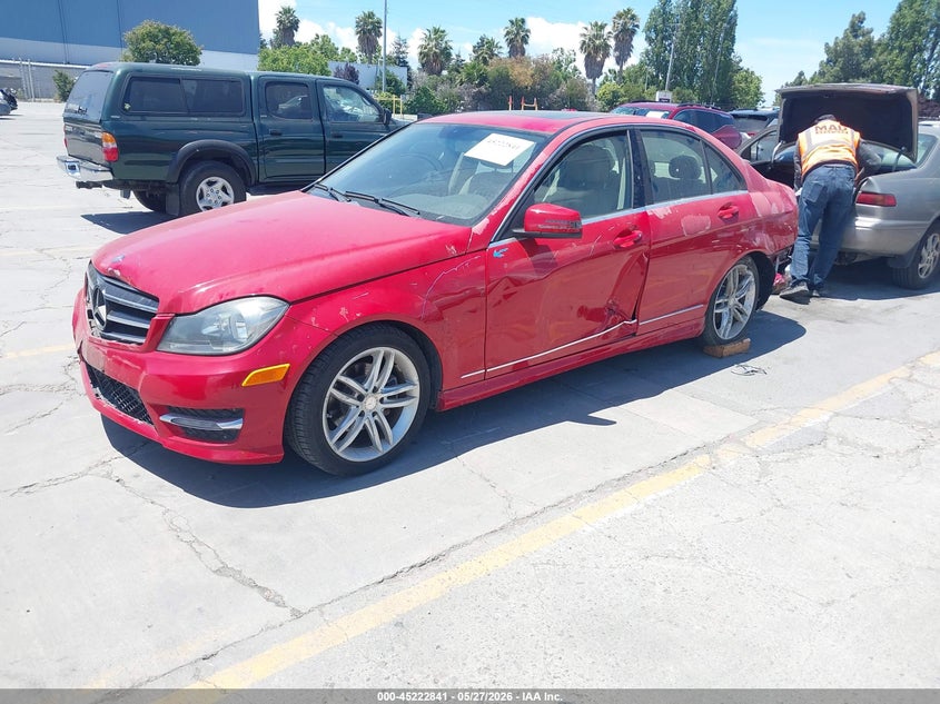 2014 Mercedes-benz C-klasse VIN WDDGF4HB9EG155757 IAAI salvage auction — LEFT REAR, Salvage Title, sold $1,100 on 2026-07-06 (photo 2)