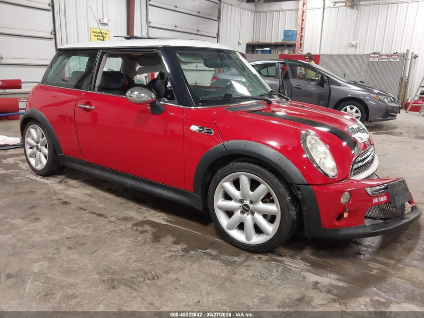 2005 Mini Cooper VIN WMWRE33585TG97909 IAAI salvage auction — LEFT SIDE, Junk (Missouri), sold $425 on 2026-07-07 (photo 1)