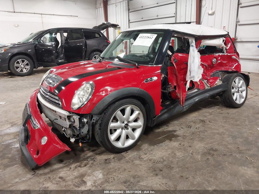 2005 Mini Cooper VIN WMWRE33585TG97909 IAAI salvage auction — LEFT SIDE, Junk (Missouri), sold $425 on 2026-07-07 (photo 2)