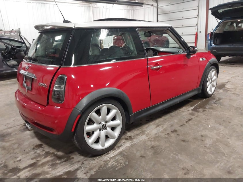2005 Mini Cooper VIN WMWRE33585TG97909 IAAI salvage auction — LEFT SIDE, Junk (Missouri), sold $425 on 2026-07-07 (photo 4)