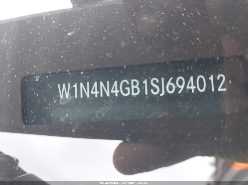 2025 Mercedes-benz VIN W1N4N4GB1SJ694012 IAAI salvage auction — SIDE, Salvage Title, sold $10,800 on 2026-07-29 (photo 9)