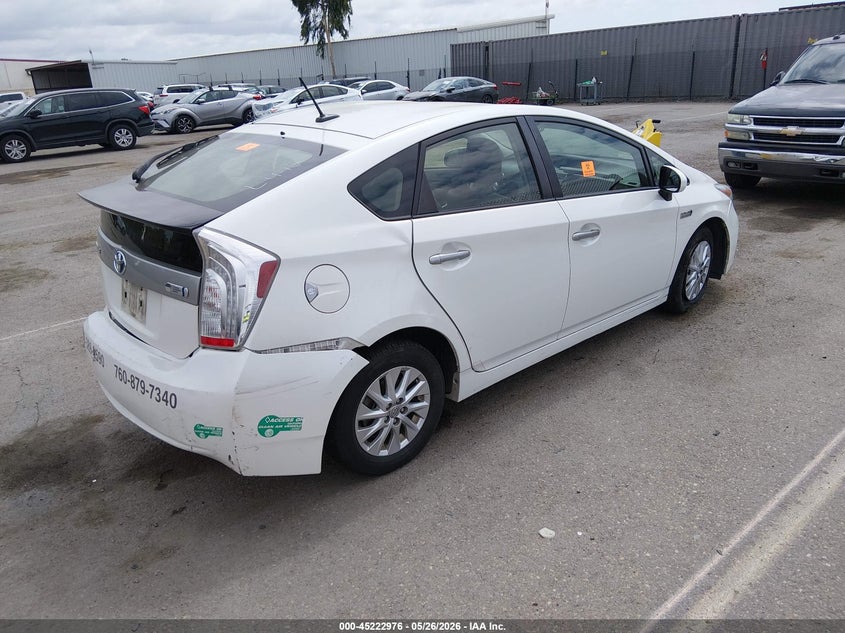 2014 Toyota Prius VIN JTDKN3DPXE3063020 IAAI salvage auction — SIDE, Salvage Title, sold $2,000 on 2026-07-13 (photo 4)