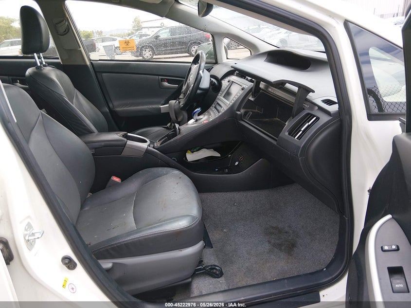 2014 Toyota Prius VIN JTDKN3DPXE3063020 IAAI salvage auction — SIDE, Salvage Title, sold $2,000 on 2026-07-13 (photo 5)