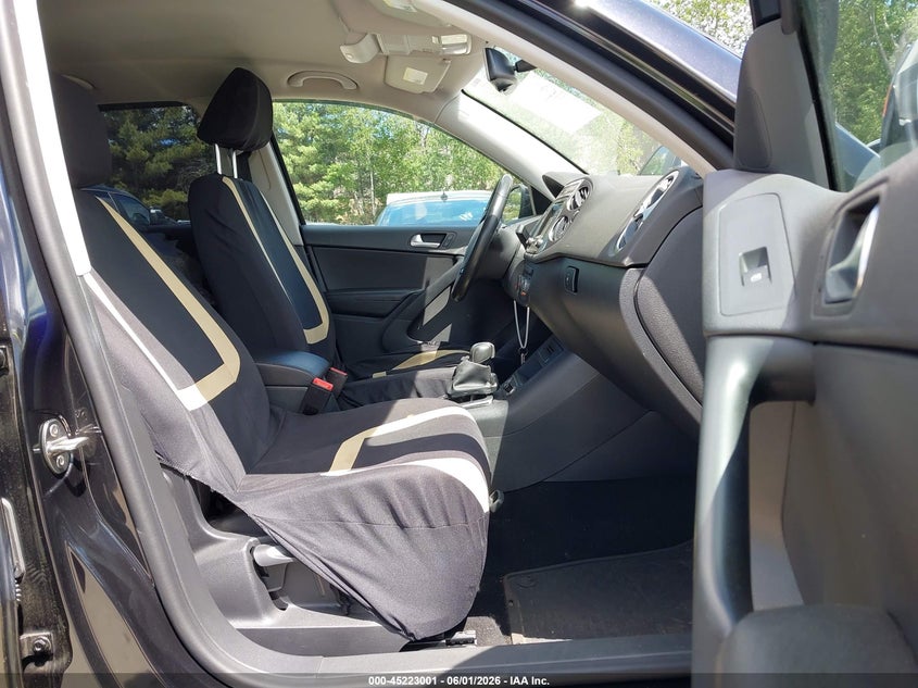 2016 Volkswagen Tiguan VIN WVGBV7AX6GW605691 IAAI salvage auction — LEFT & RIGHT, Salvage Title, sold $375 on 2026-07-29 (photo 5)