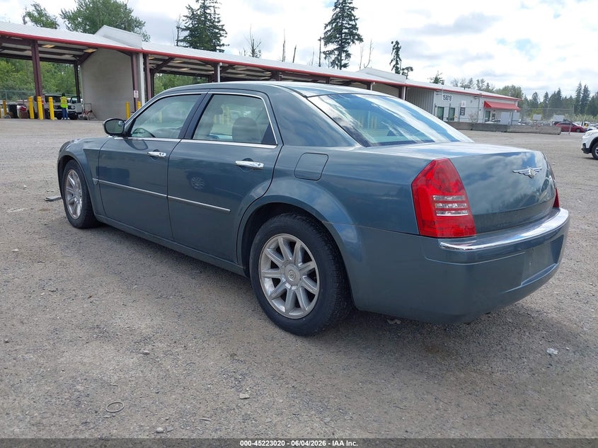 2006 Chrysler 300c VIN 2C3KA63H56H375997 IAAI salvage auction — NORMAL WEAR, Clear-Dealer Only (Iowa), sold $800 on 2026-07-08 (photo 3)