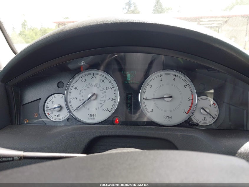 2006 Chrysler 300c VIN 2C3KA63H56H375997 IAAI salvage auction — NORMAL WEAR, Clear-Dealer Only (Iowa), sold $800 on 2026-07-08 (photo 7)