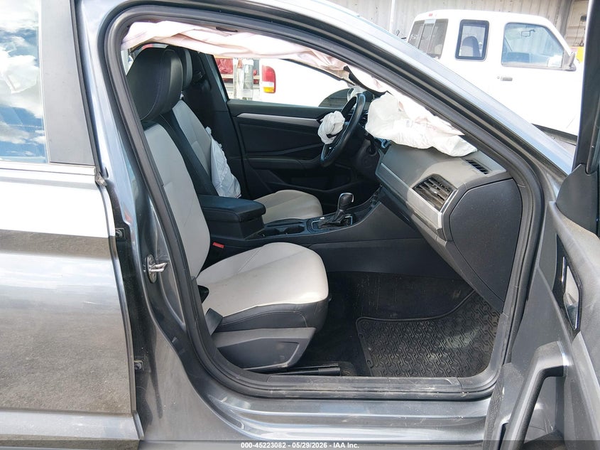 2019 Volkswagen Jetta VIN 3VWC57BU8KM200161 IAAI salvage auction — LEFT REAR, Wait Title, sold $1,350 on 2026-08-01 (photo 5)