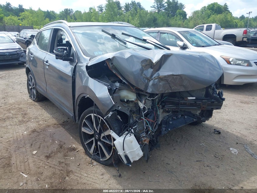 2017 Nissan Rogue VIN JN1BJ1CR6HW120399 IAAI salvage auction — FRONT END, Salvage (Massachusetts), sold $400 on 2026-07-10 (photo 1)