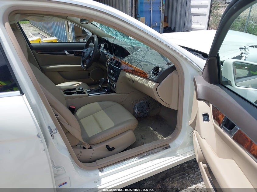 2012 Mercedes-benz VIN WDDGF8BB4CR229281 IAAI salvage auction — ALL OVER, Salvage Title, sold $175 on 2026-07-28 (photo 5)