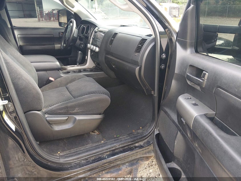 2010 Toyota Tundra VIN 5TFDY5F13AX154377 IAAI salvage auction — FRONT & REAR, Salvage (Kentucky), sold $3,200 on 2026-07-28 (photo 5)