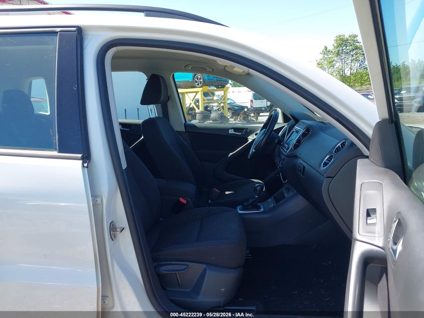 2017 Volkswagen Tiguan VIN WVGAV7AX4HK044962 IAAI salvage auction — FRONT END, Salvage Title, sold $450 on 2026-07-08 (photo 5)