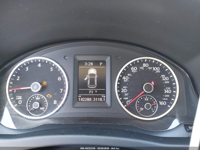 2017 Volkswagen Tiguan VIN WVGAV7AX4HK044962 IAAI salvage auction — FRONT END, Salvage Title, sold $450 on 2026-07-08 (photo 7)