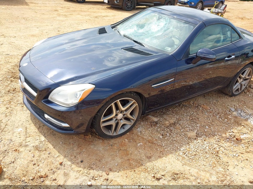 2013 Mercedes-benz Slk-klasse VIN WDDPK4HA0DF055652 IAAI salvage auction — HAIL, Salvage Title, sold $1,650 on 2026-07-20 (photo 2)