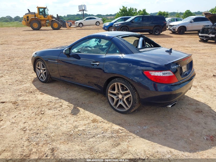 2013 Mercedes-benz Slk-klasse VIN WDDPK4HA0DF055652 IAAI salvage auction — HAIL, Salvage Title, sold $1,650 on 2026-07-20 (photo 3)