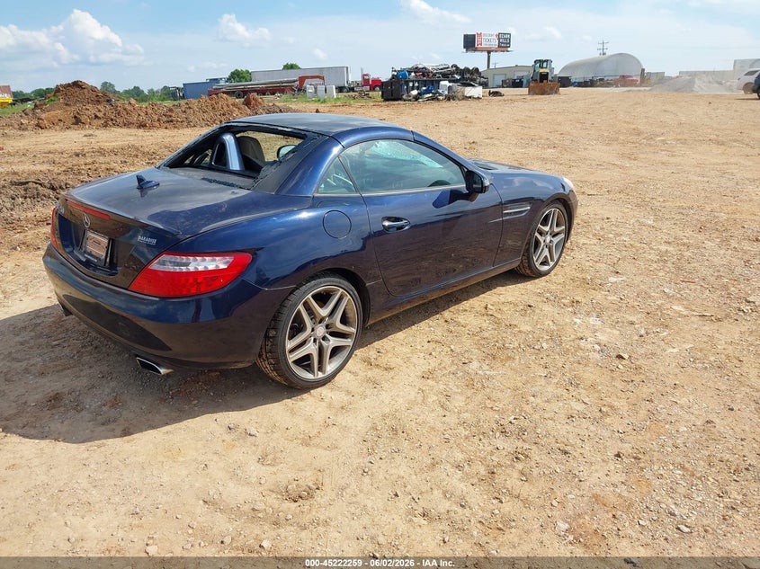 2013 Mercedes-benz Slk-klasse VIN WDDPK4HA0DF055652 IAAI salvage auction — HAIL, Salvage Title, sold $1,650 on 2026-07-20 (photo 4)