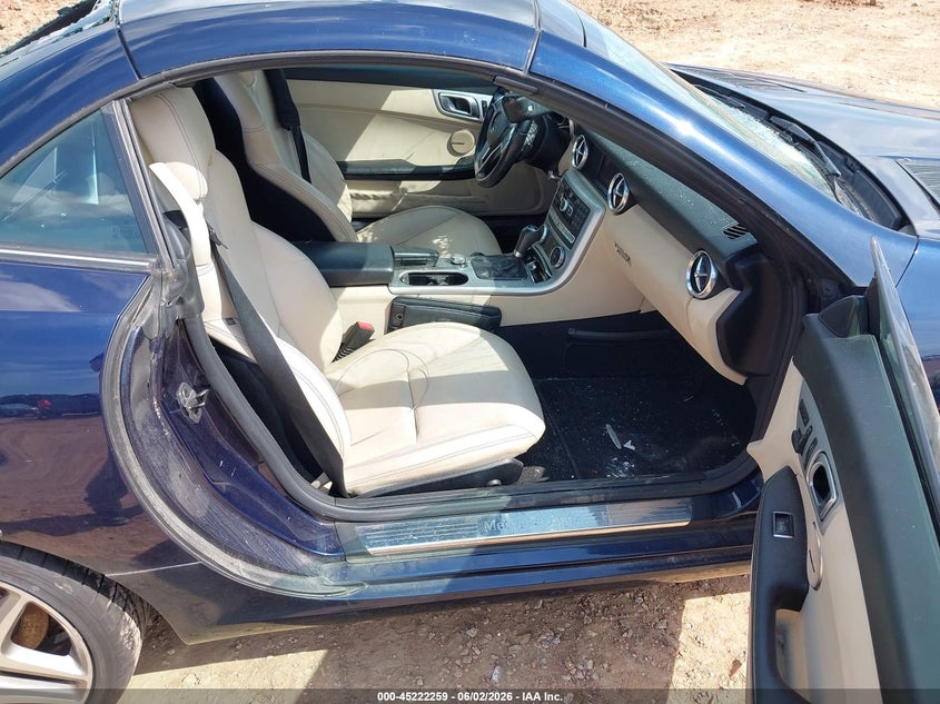 2013 Mercedes-benz Slk-klasse VIN WDDPK4HA0DF055652 IAAI salvage auction — HAIL, Salvage Title, sold $1,650 on 2026-07-20 (photo 5)