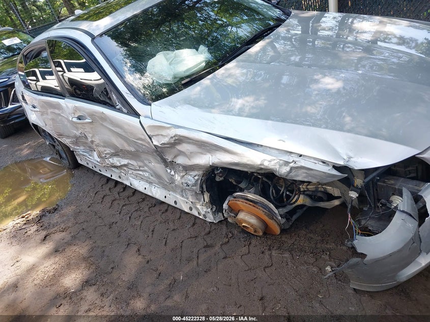 2011 BMW 3 series VIN WBAPH7C5XBE682766 IAAI salvage auction — RIGHT SIDE, Clear (Virginia), sold $300 on 2026-07-09 (photo 6)