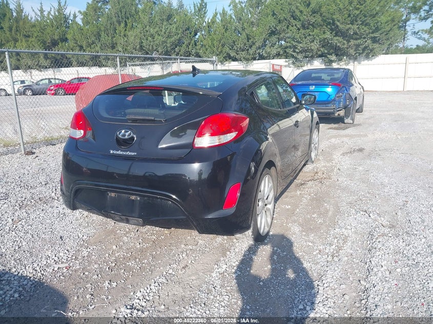 2013 Hyundai Veloster VIN KMHTC6AD8DU147914 IAAI salvage auction — NORMAL WEAR, Salvage Title, sold $1,100 on 2026-07-24 (photo 4)