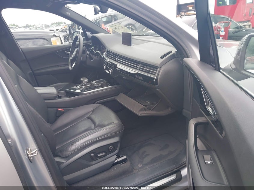 2017 Audi Q7 VIN WA1LAAF7XHD006424 IAAI salvage auction — RIGHT FRONT, Salvage Title, sold $6,000 on 2026-07-31 (photo 5)