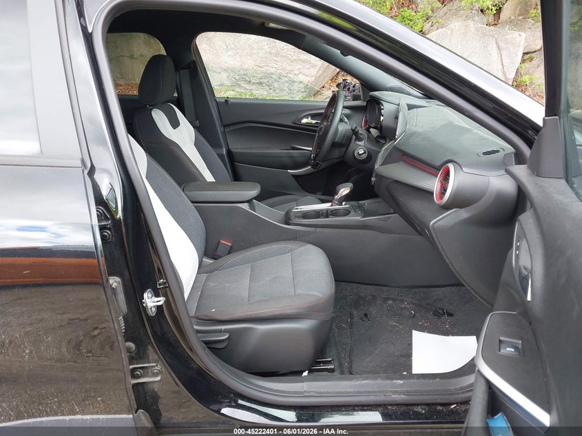 2024 Chevrolet Trax VIN KL77LGE28RC062862 IAAI salvage auction — SIDE, Salvage Title, sold $6,100 on 2026-07-21 (photo 5)