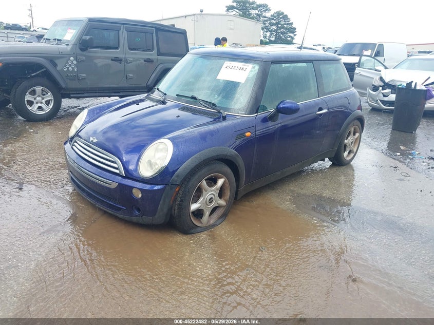 2005 Mini Cooper VIN WMWRC33485TJ66025 IAAI salvage auction — RIGHT FRONT, Salvage (Georgia), sold $325 on 2026-07-15 (photo 2)