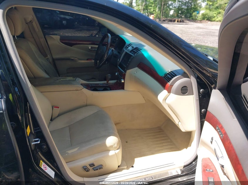 2010 Lexus Ls VIN JTHCL5EF8A5008400 IAAI salvage auction — REAR END, Clear (Virginia), sold $2,200 on 2026-07-28 (photo 5)