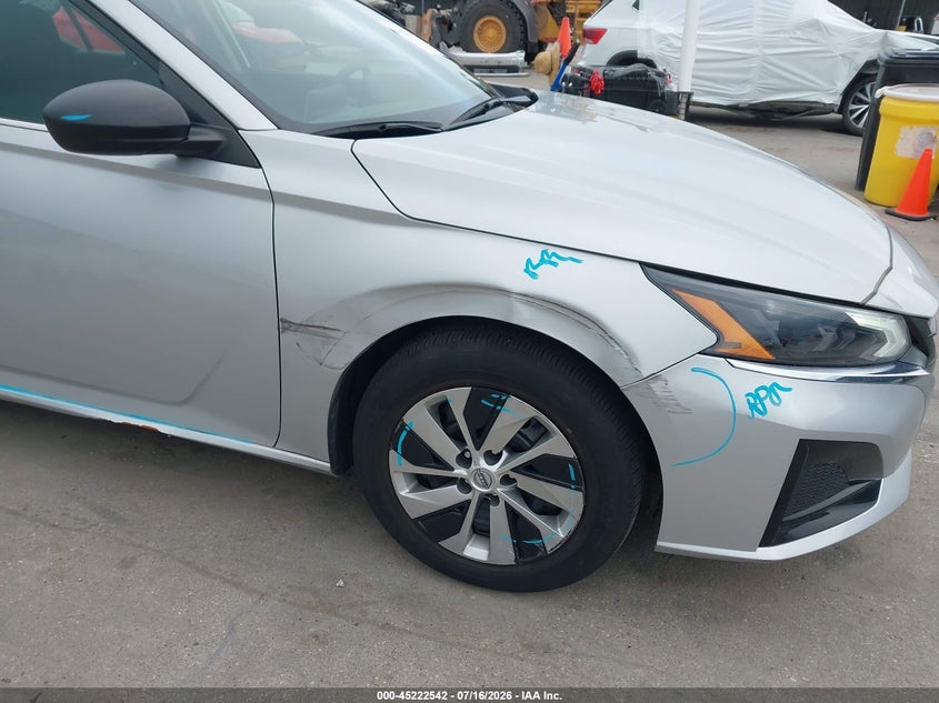 2025 Nissan Altima VIN 1N4BL4BVXSN339733 IAAI salvage auction — RIGHT SIDE, Original (Texas), sold $10,800 on 2026-09-11 (photo 6)