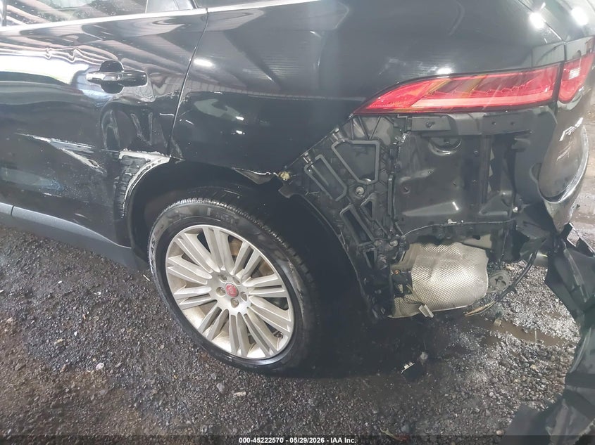2020 Jaguar F-pace VIN SADCN2GX2LA645376 IAAI salvage auction — LEFT SIDE, Salvage Title, sold $5,350 on 2026-07-23 (photo 6)