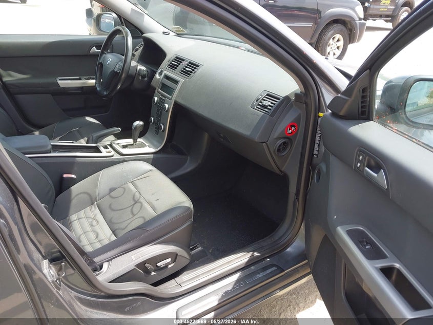 2010 Volvo S40 VIN YV1390MS7A2490337 IAAI salvage auction — NORMAL WEAR, Original (Maine), sold $450 on 2026-07-06 (photo 5)