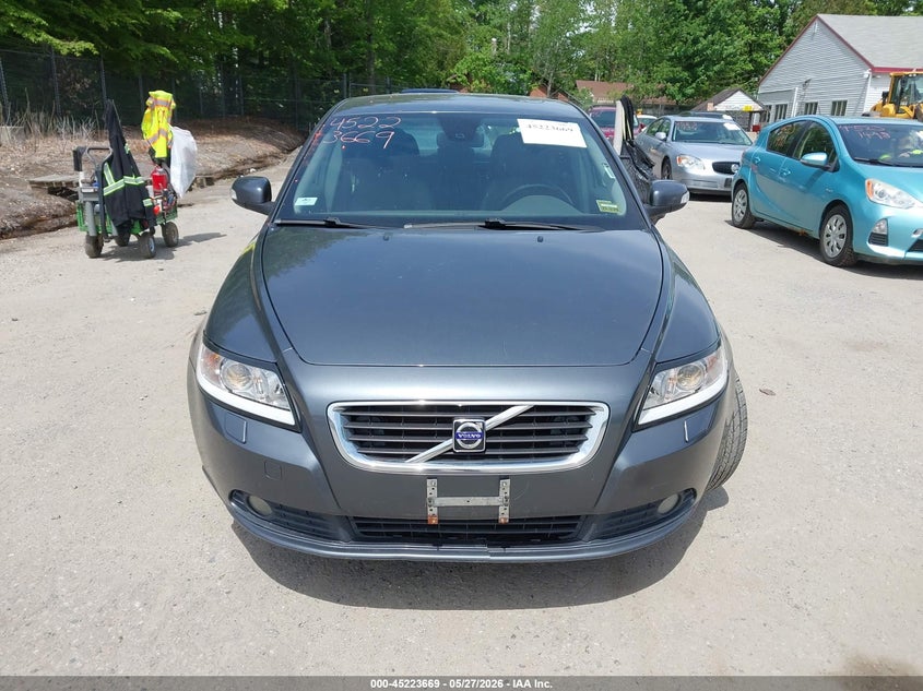2010 Volvo S40 VIN YV1390MS7A2490337 IAAI salvage auction — NORMAL WEAR, Original (Maine), sold $450 on 2026-07-06 (photo 6)