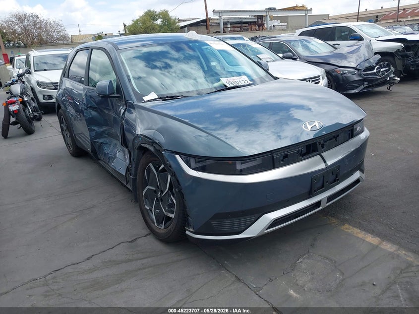 2022 Hyundai Ioniq 5 VIN KM8KNDAF3NU104045 IAAI salvage auction — SIDE, Salvage Title, sold $8,300 on 2026-07-11 (photo 1)
