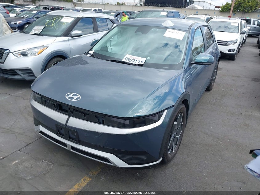 2022 Hyundai Ioniq 5 VIN KM8KNDAF3NU104045 IAAI salvage auction — SIDE, Salvage Title, sold $8,300 on 2026-07-11 (photo 2)