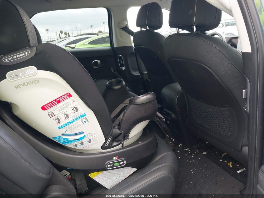 2022 Hyundai Ioniq 5 VIN KM8KNDAF3NU104045 IAAI salvage auction — SIDE, Salvage Title, sold $8,300 on 2026-07-11 (photo 8)