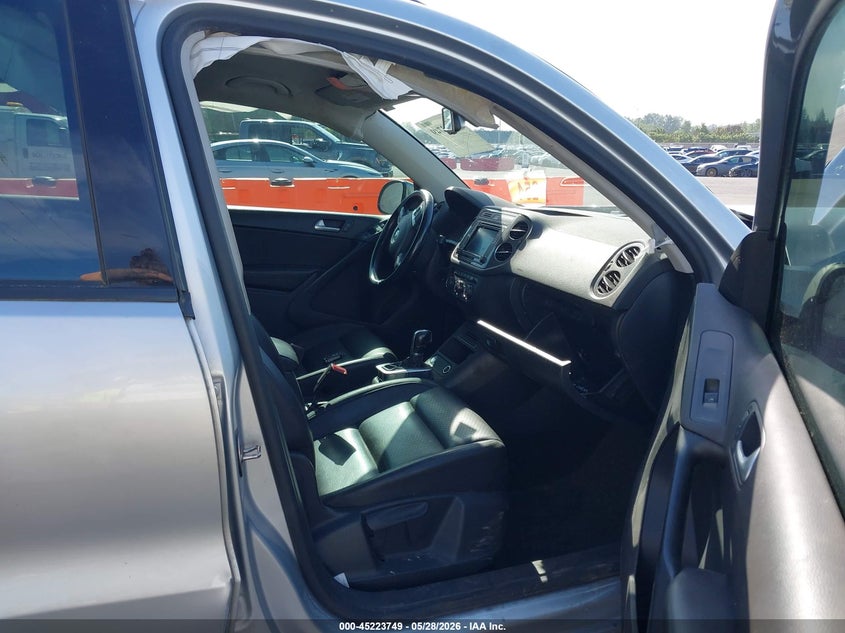 2017 Volkswagen Tiguan VIN WVGBV7AX0HK024910 IAAI salvage auction — FRONT END, Salvage Title, sold $300 on 2026-07-23 (photo 5)