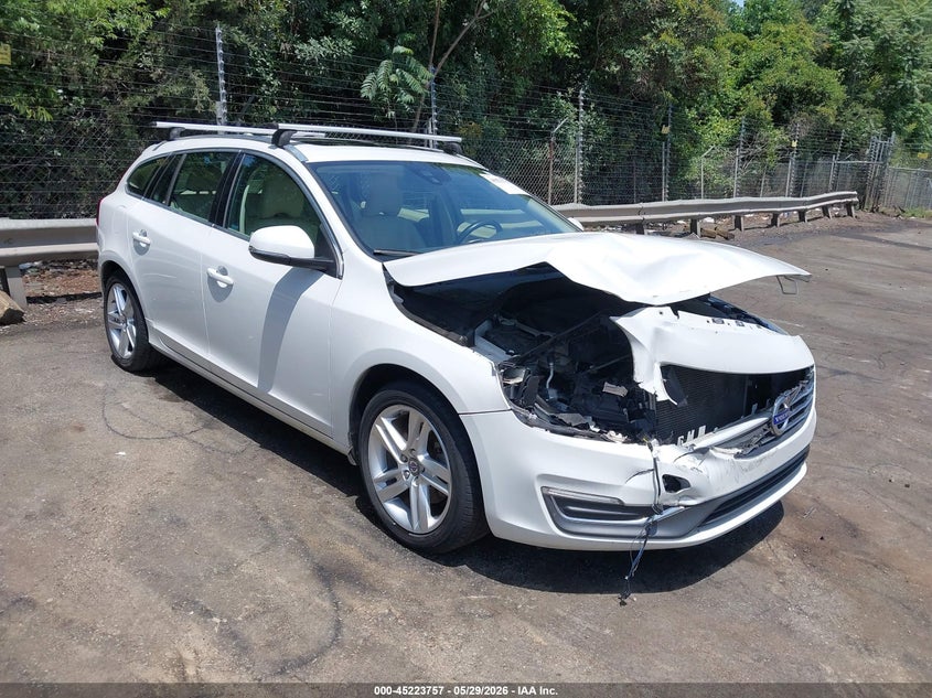 2015 Volvo V60 VIN YV140MEK6F1233431 IAAI salvage auction — FRONT END, Salvage Title, sold $425 on 2026-07-12 (photo 1)