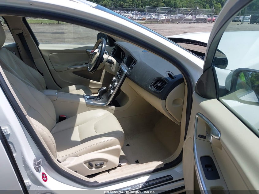 2015 Volvo V60 VIN YV140MEK6F1233431 IAAI salvage auction — FRONT END, Salvage Title, sold $425 on 2026-07-12 (photo 5)