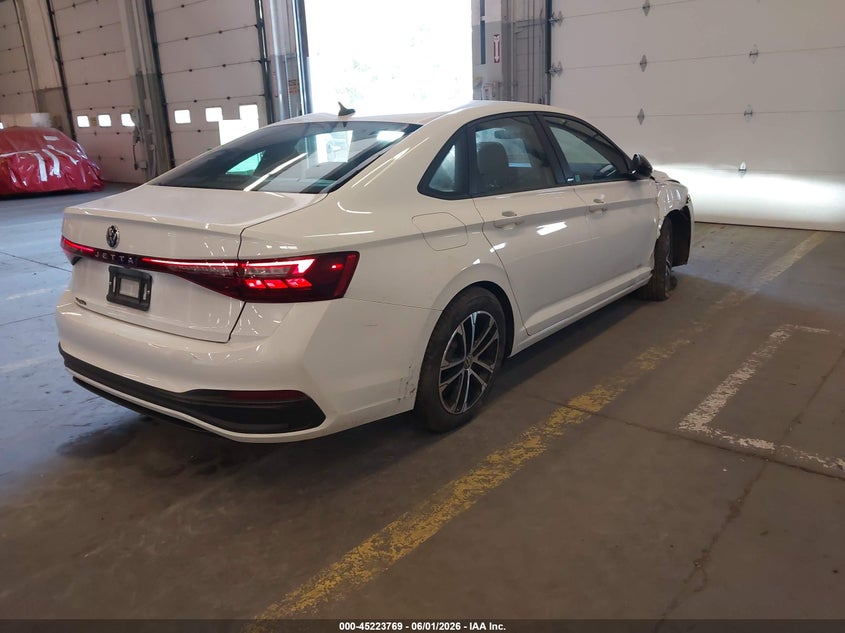 2025 Volkswagen Jetta VIN 3VWBX7BU1SM035141 IAAI salvage auction — RIGHT SIDE, Salvage (Oregon), sold $7,150 on 2026-09-03 (photo 4)