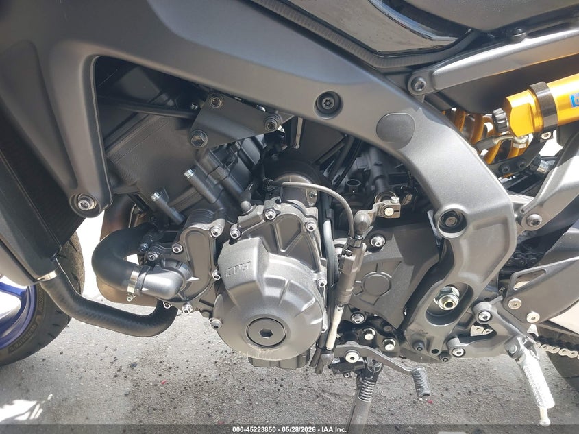 2025 Yamaha Mt VIN JYARN95Y7SA000498 IAAI salvage auction — FRONT & REAR, Salvage Title, sold $4,500 on 2026-07-08 (photo 9)