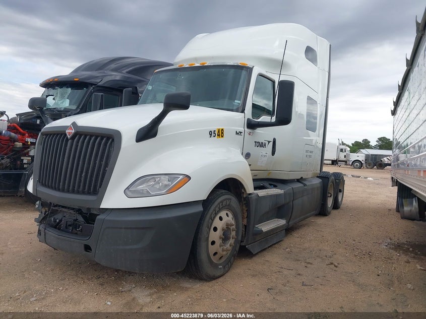 2021 International VIN 3HSDZTZR4MN169548 IAAI salvage auction — REPOSSESSION, Salvage Title, sold $3,900 on 2026-07-08 (photo 2)