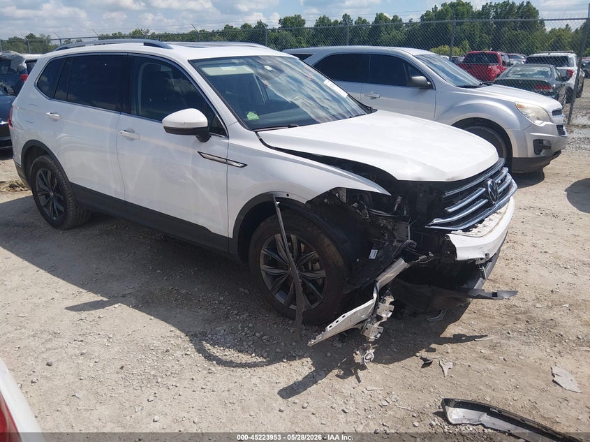 2022 Volkswagen Tiguan VIN 3VV2B7AX4NM175414 IAAI salvage auction — SIDE, Salvage Title, sold $7,500 on 2026-07-23 (photo 1)