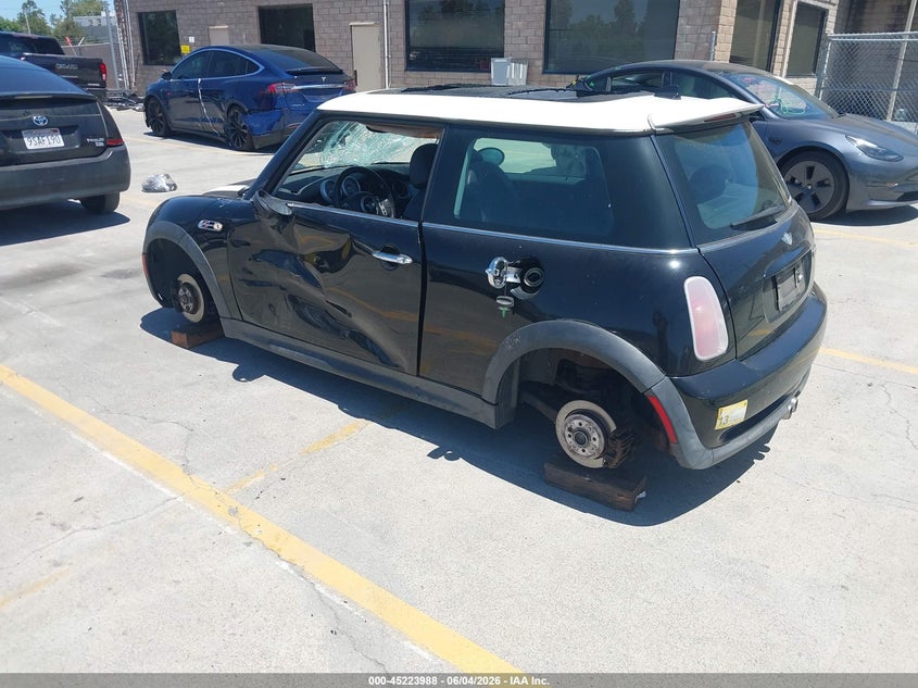 2004 Mini Cooper VIN WMWRE33434TD79265 IAAI salvage auction — LEFT SIDE, Salvage (California), sold $150 on 2026-07-20 (photo 3)