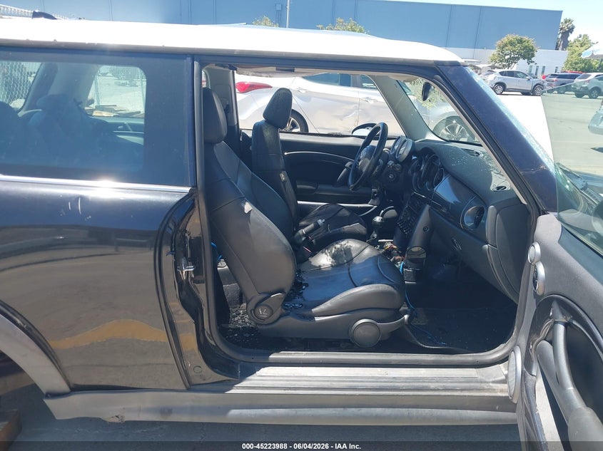 2004 Mini Cooper VIN WMWRE33434TD79265 IAAI salvage auction — LEFT SIDE, Salvage (California), sold $150 on 2026-07-20 (photo 5)
