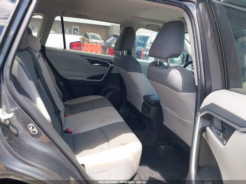 2019 Toyota Rav 4 VIN 2T3W1RFV4KW049764 IAAI salvage auction — RIGHT SIDE, Salvage Title, sold $12,125 on 2026-07-29 (photo 8)