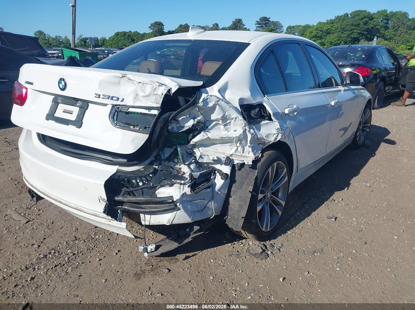 2017 BMW 3er VIN WBA8D9G59HNU59312 IAAI salvage auction — RIGHT REAR, Salvage (Idaho), sold $3,050 on 2026-08-04 (photo 4)