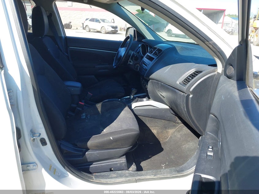 2011 Mitsubishi Outlander sport VIN JA4AP3AUXBZ014869 IAAI salvage auction — NORMAL WEAR, Original (Maine), sold $575 on 2026-07-06 (photo 5)