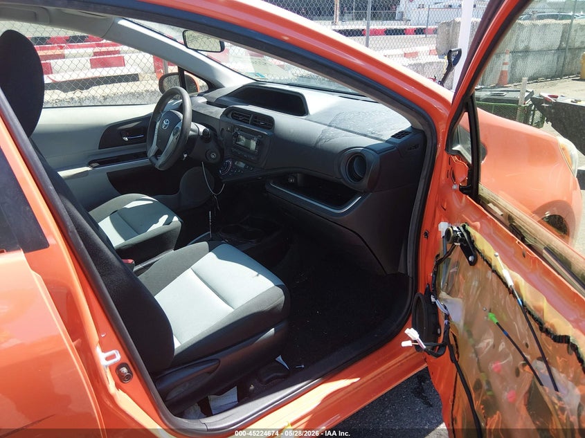2014 Toyota Prius c VIN JTDKDTB37E1059909 IAAI salvage auction — REAR END, Salvage (New Jersey), sold $850 on 2026-07-27 (photo 5)