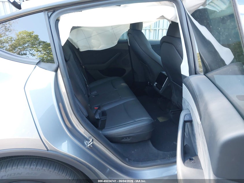 2026 Tesla Model y VIN 7SAYGDEE2TA392723 IAAI salvage auction — FRONT END, Salvage (New Jersey), sold $13,100 on 2026-07-25 (photo 8)